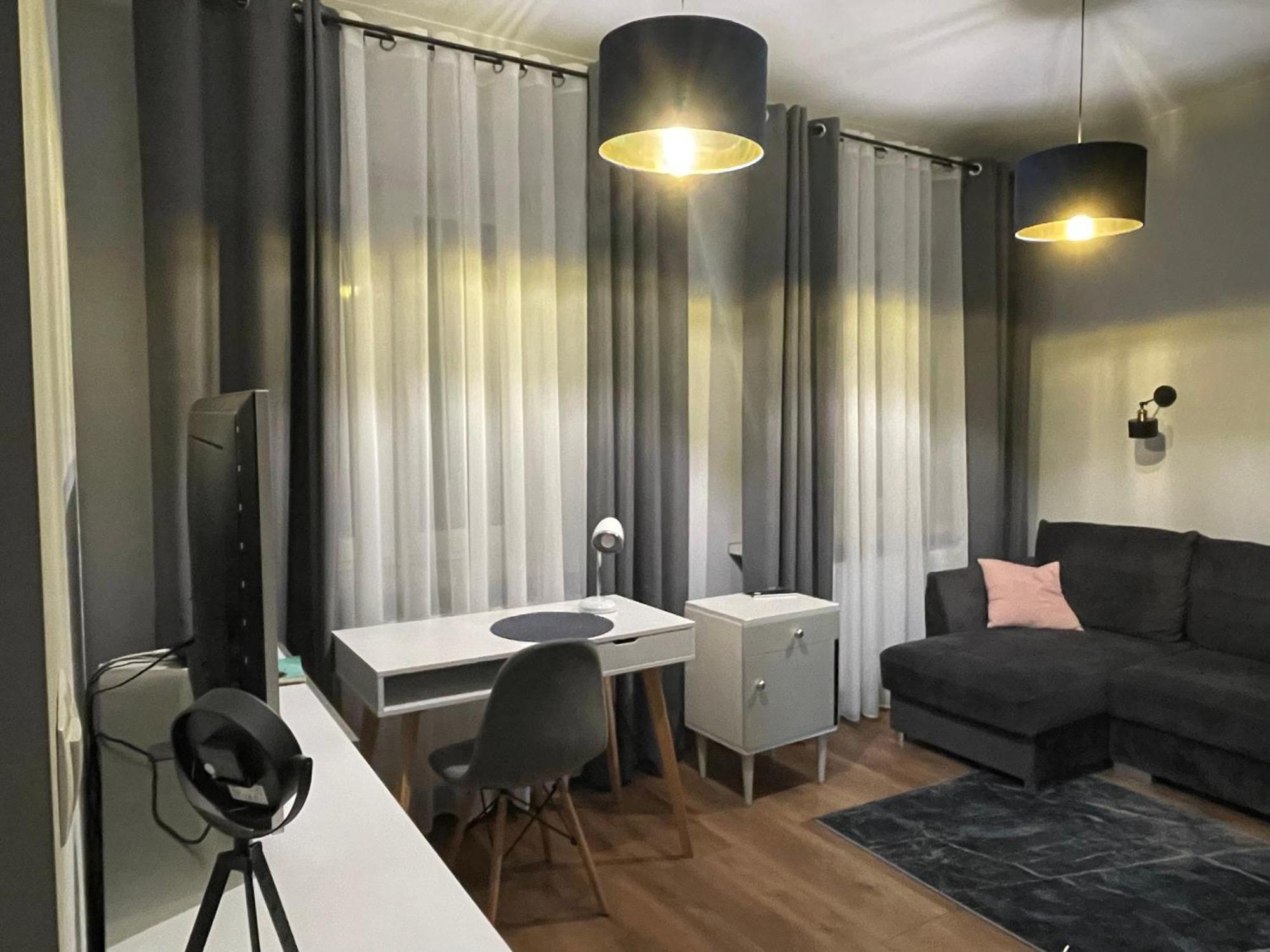 “Apartcalm - Like At Home” - Close To Subway Warsawa Bagian luar foto